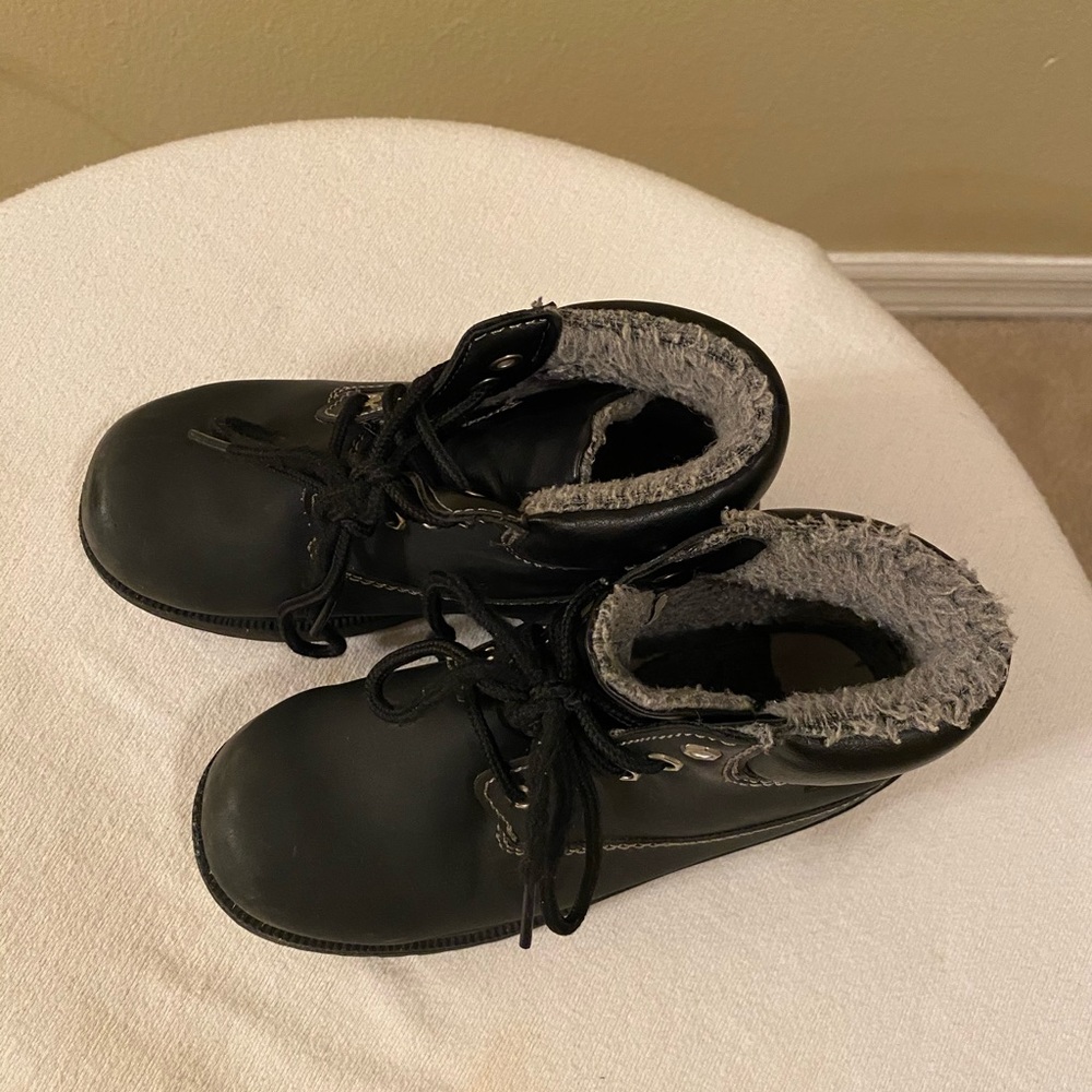 Boots - Picture 4 of 4